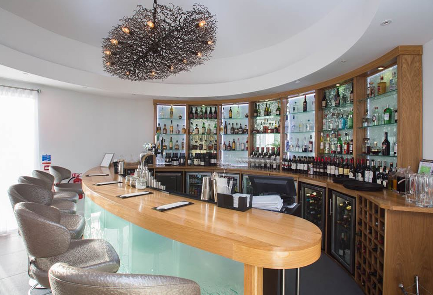 City Style and Living Magazine Winter 2018 Travel Wales Luxury Hotel Holm House Penarth bar