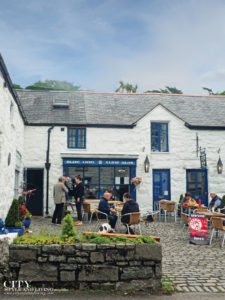 City Style and Living Magazine Winter 2018 Editors Letter Community Wales Pub scene
